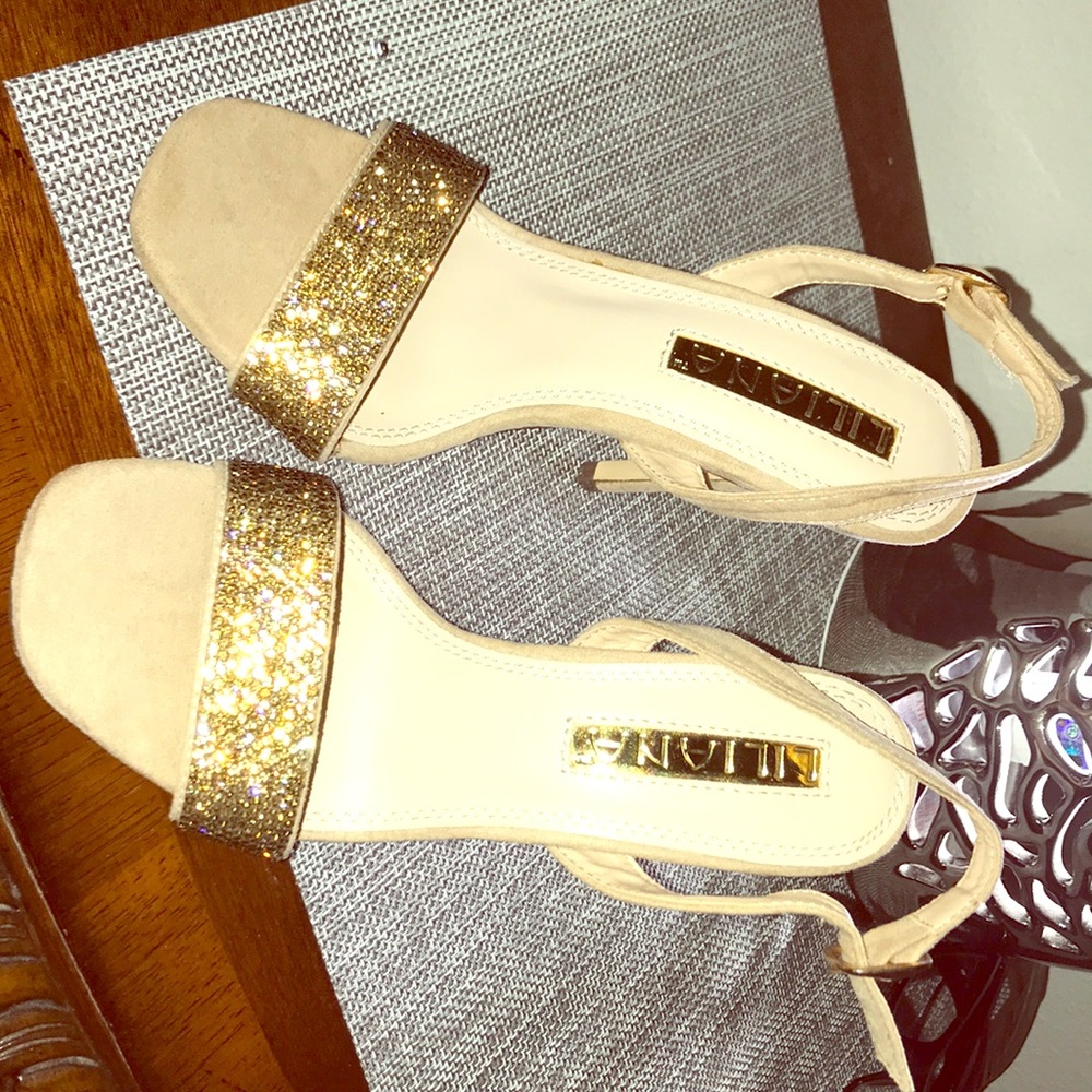 Shoe